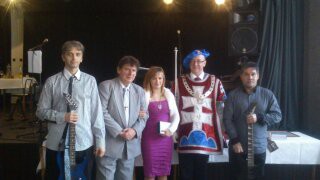 Zubák-udelovanie rodinného erbu